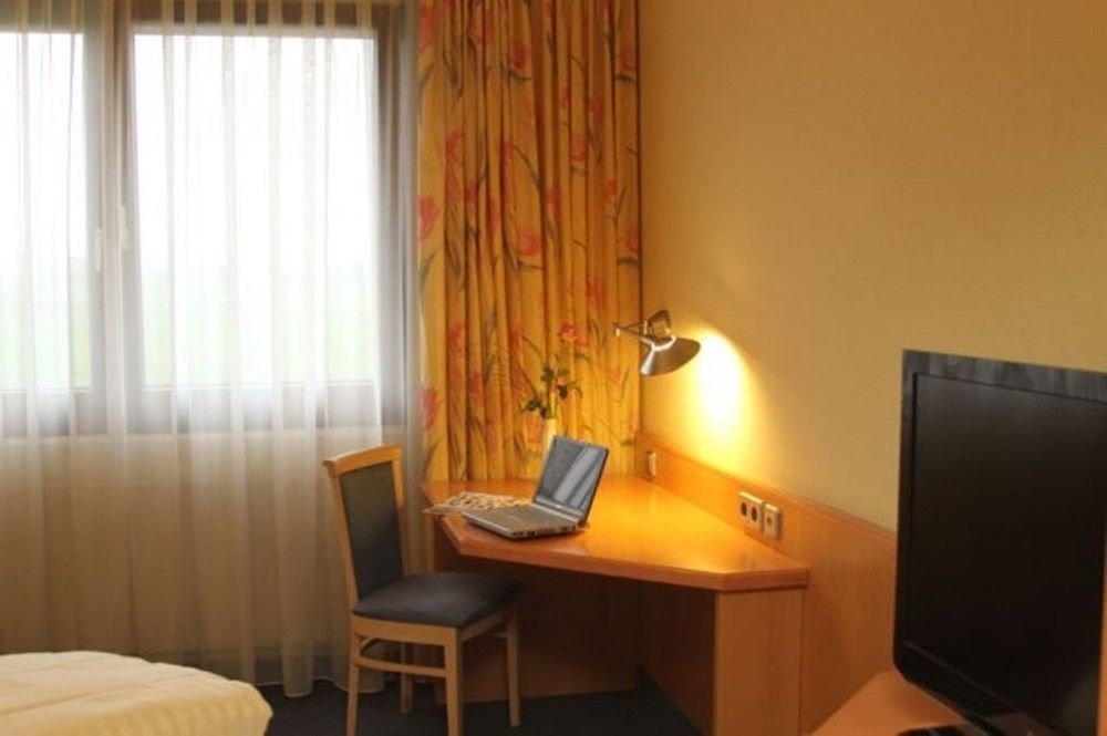 Doblergreen Hotel Stuttgart-Ґерлінґен Екстер'єр фото
