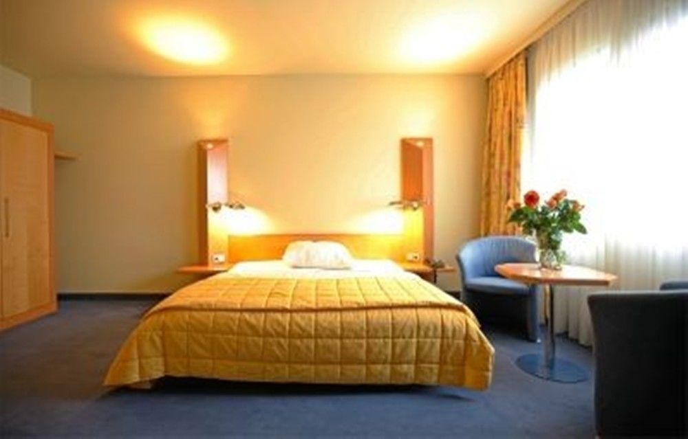 Doblergreen Hotel Stuttgart-Ґерлінґен Екстер'єр фото
